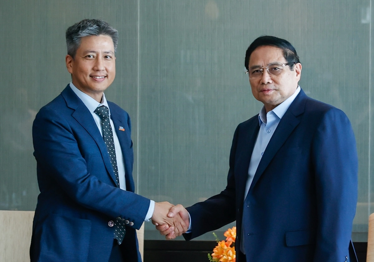 Thủ tướng Phạm Minh Chính tiếp ông Kulachet Dharachandra, Tổng giám đốc Công ty TNHH Hóa dầu Long Sơn, chiều 20/3. Ảnh: VGP